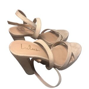 Lulus Sz 8.5 Faux Suede Nude Ankle Strap Heels with a Buckle 4.5”Block Heel